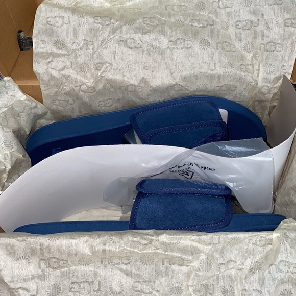 Uggs Big Kids Beach Slides Blue 🩴 - Picture 7 of 16